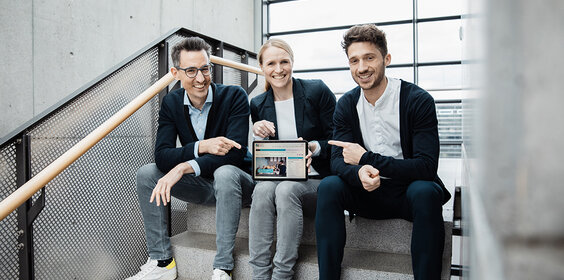 Das Team des Studiengangs Management, Leadership, Innovation (Finn Rieken, Mareike Heinzen, Jan Conrads)