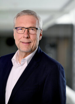 Prof. Dr. Arno Steudter