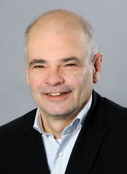  Hans-Peter Müller